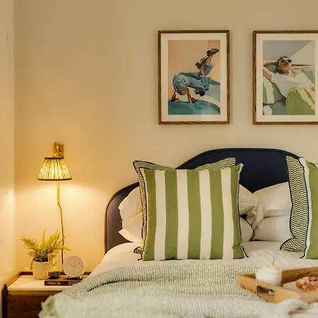 Clifton Road I Your בריסטול