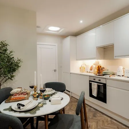 דירה Clifton Road I Your