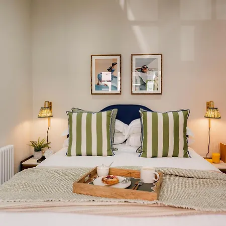 דירה Clifton Road I Your