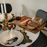 Apartment Clifton Road I Your