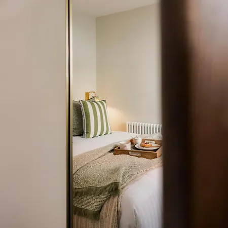 Apartment Clifton Road I Your