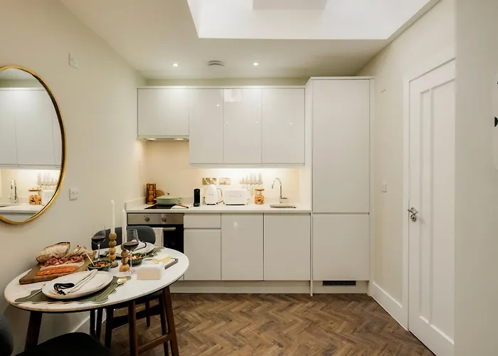 Clifton Road I Your Apartamento