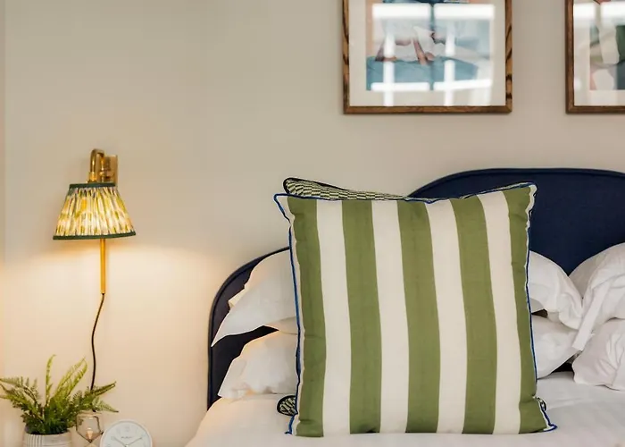 Clifton Road I Your Appartement