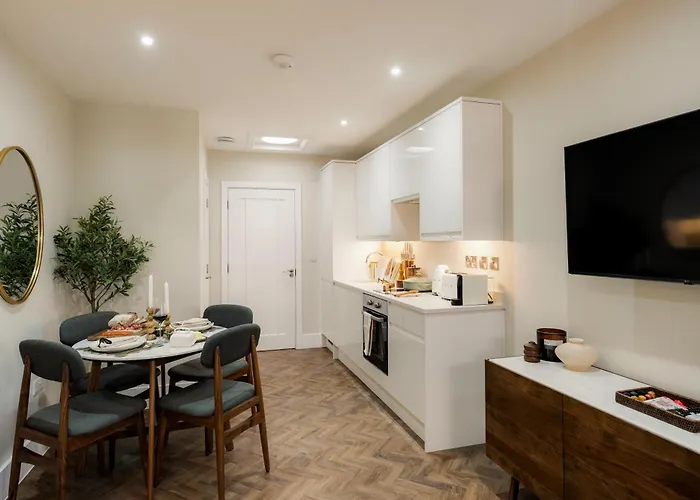 Clifton Road I Your Appartement