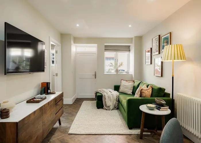 Clifton Road I Your Bristol